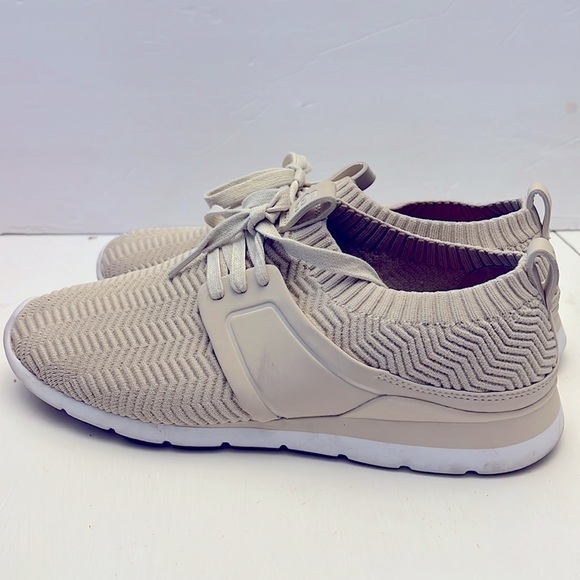 UGG WIllows Knit Women’s sneakers size 10